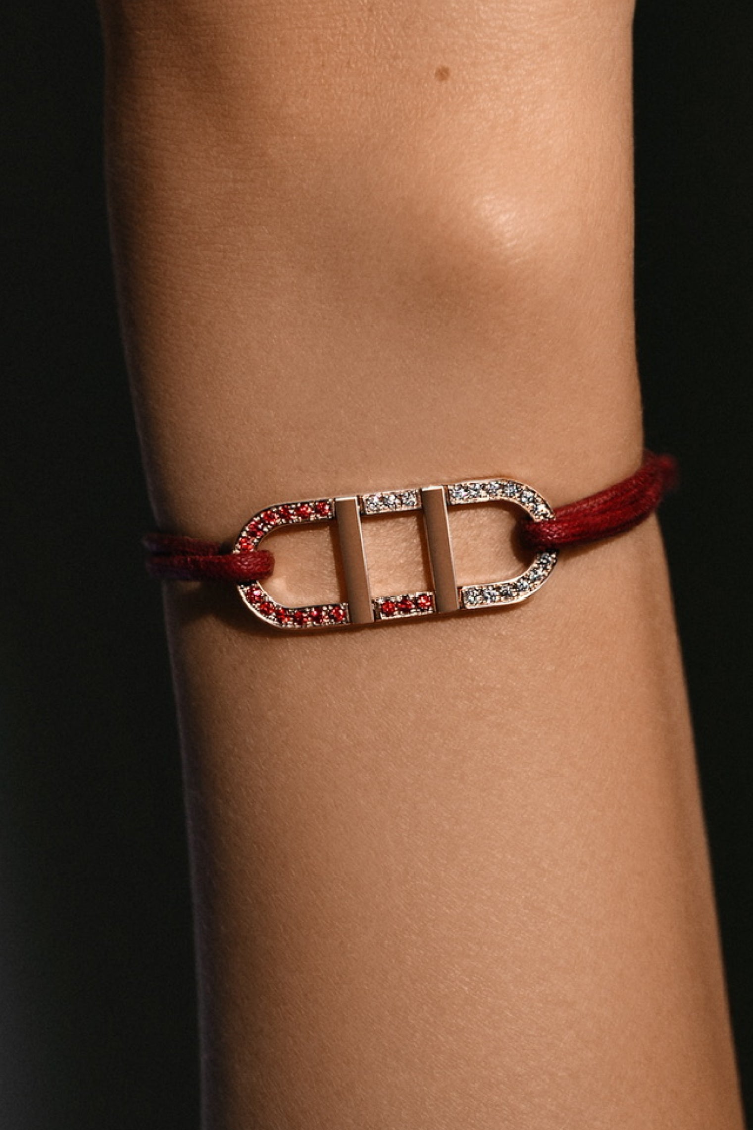 Explorer Bi-Color - Grenats rouges & diamants